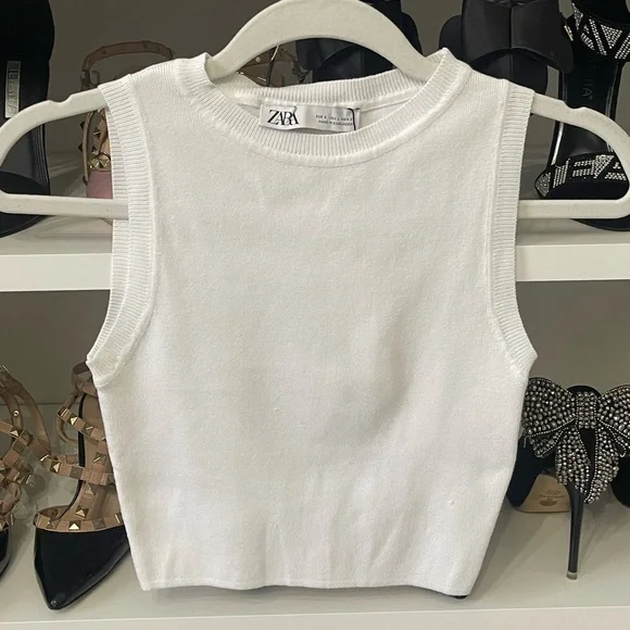 NWT Classic White Knit crop top - Picture 2 of 5